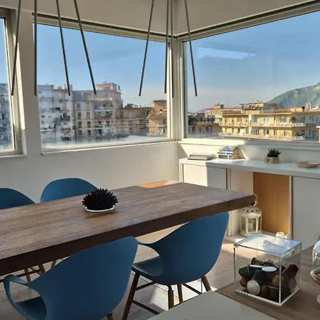Terrazza Manu - Loft Suspended Over The City-vomero Lägenhet